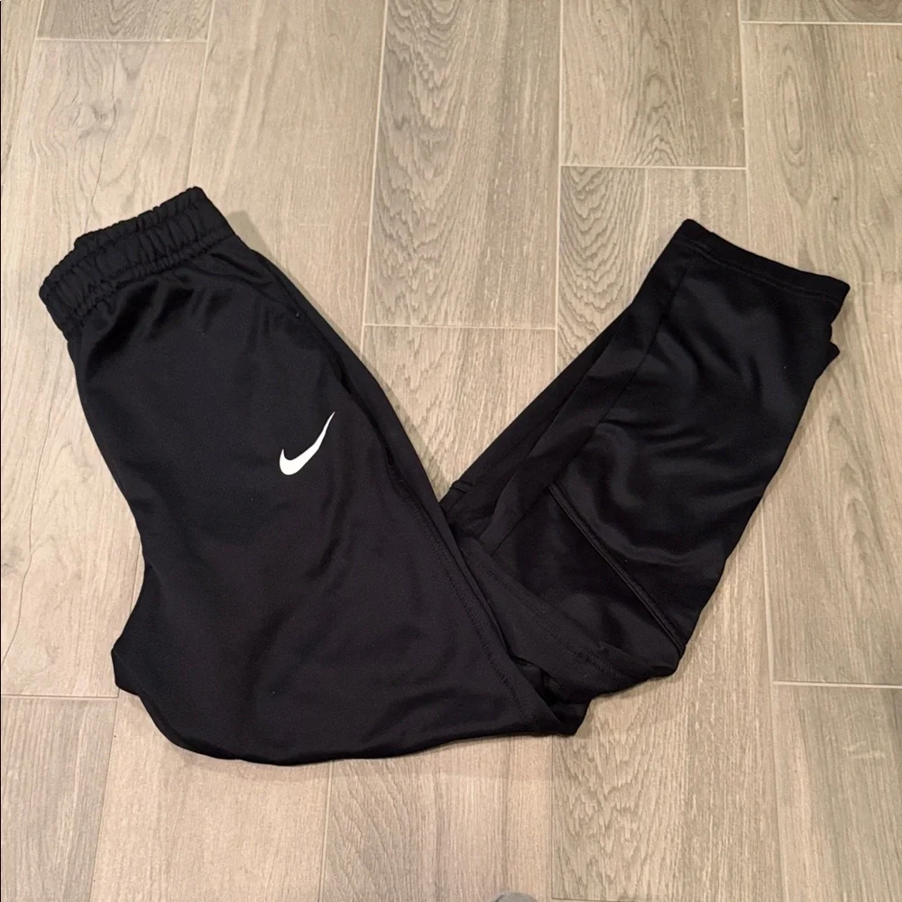 Nike Boys Black Sweatpants with White Logo Size Extra Large